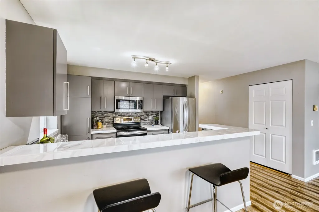 10511 Midvale Avenue N Seattle WA 98133