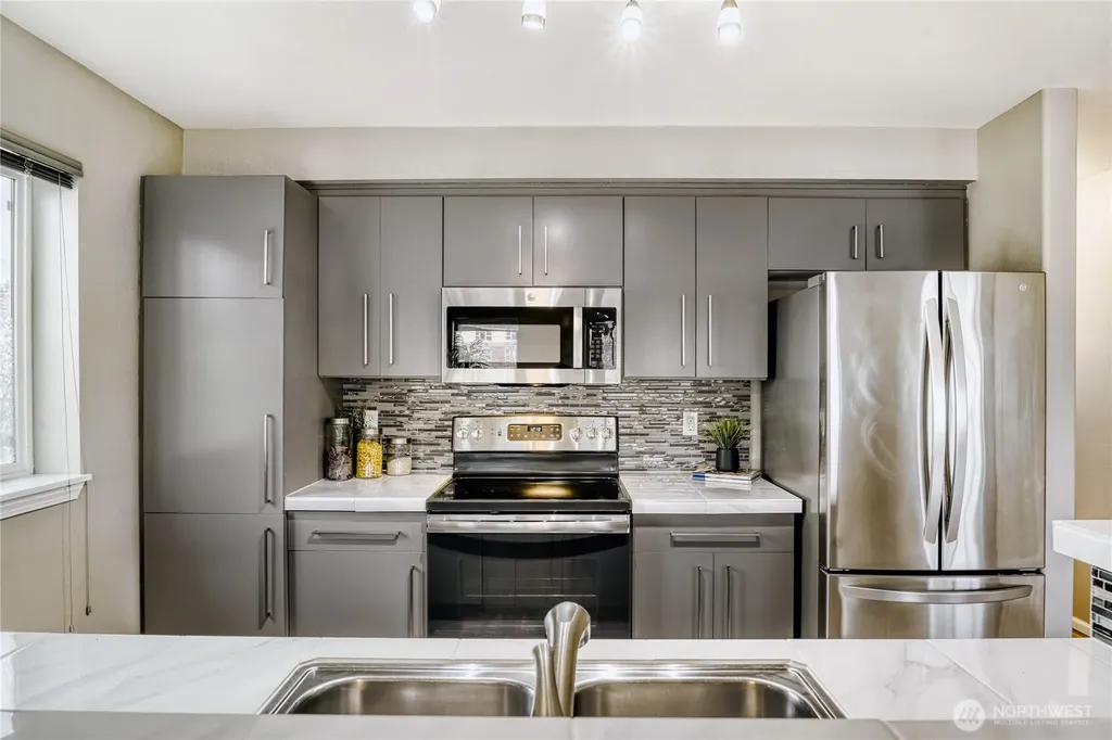10511 Midvale Avenue N Seattle WA 98133