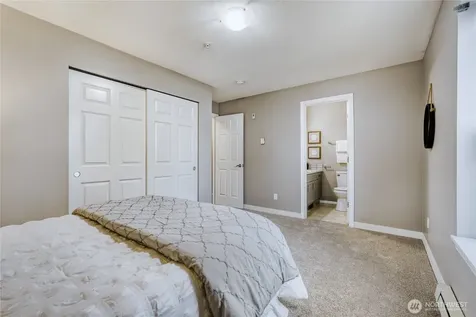10511 Midvale Avenue N Seattle WA 98133