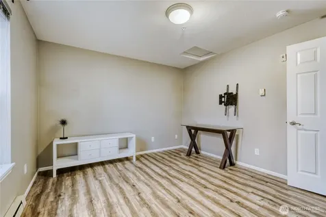 10511 Midvale Avenue N Seattle WA 98133