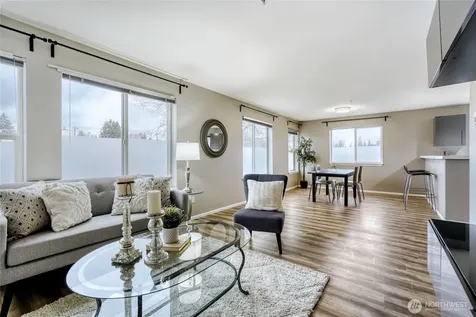 10511 Midvale Avenue N Seattle WA 98133