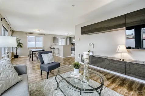 10511 Midvale Avenue N Seattle WA 98133