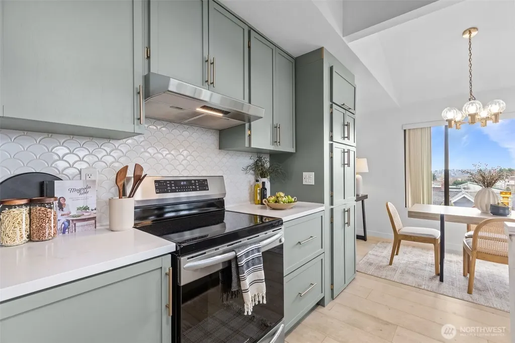 4911 Fremont Avenue N Seattle WA 98103