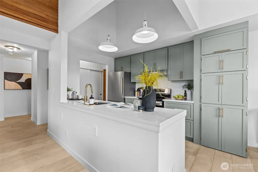 4911 Fremont Avenue N Seattle WA 98103