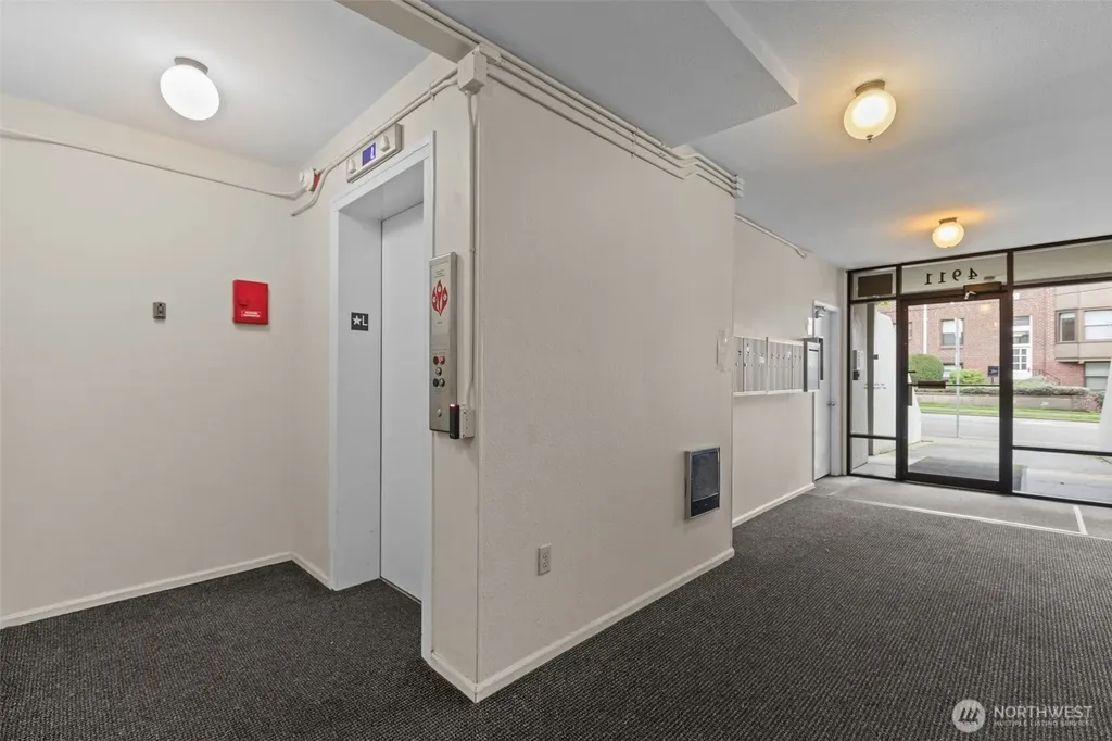 4911 Fremont Avenue N Seattle WA 98103