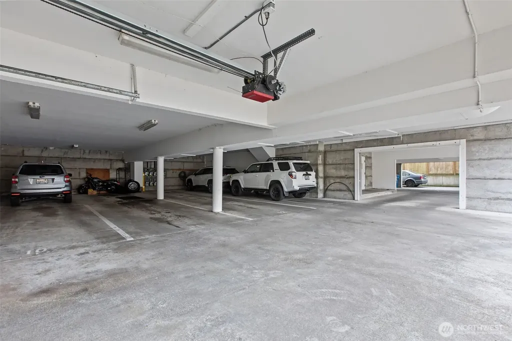 4911 Fremont Avenue N Seattle WA 98103