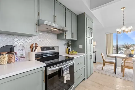 4911 Fremont Avenue N Seattle WA 98103