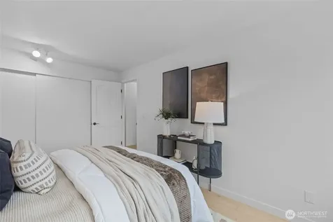4911 Fremont Avenue N Seattle WA 98103