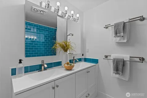4911 Fremont Avenue N Seattle WA 98103
