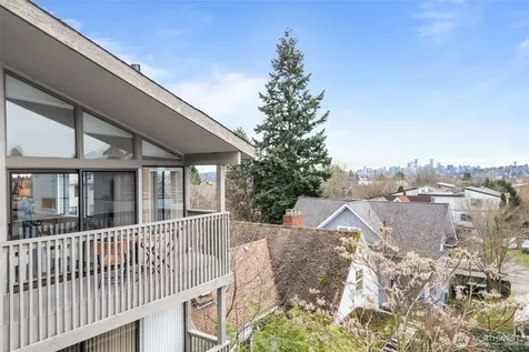 4911 Fremont Avenue N Seattle WA 98103