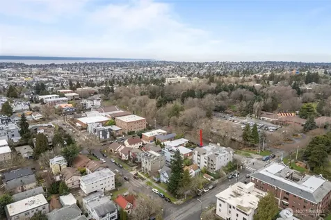 4911 Fremont Avenue N Seattle WA 98103