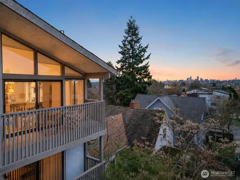 4911 Fremont Avenue N Seattle WA 98103