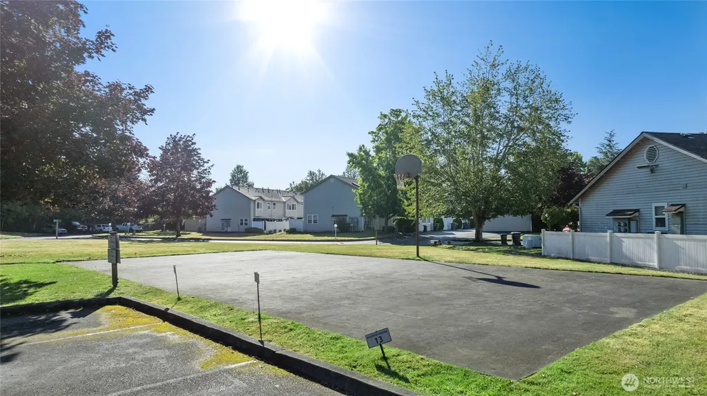 10904 62nd Street E Puyallup WA 98372