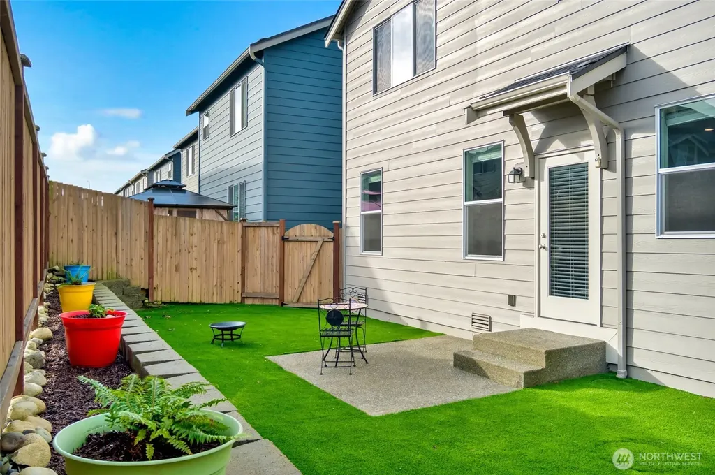 18673 106th Avenue Ct E Puyallup WA 98374