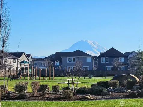 18673 106th Avenue Ct E Puyallup WA 98374