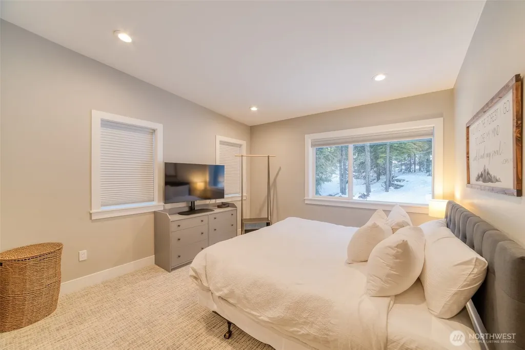 340 Snoqualmie Drive Snoqualmie Pass WA 98068