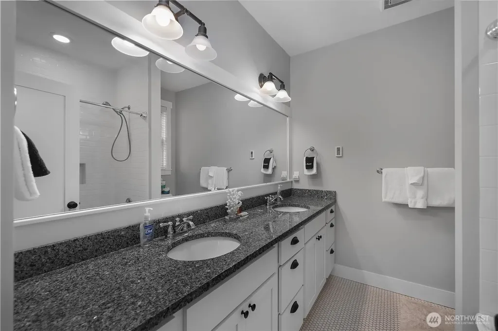 100 Horseshoe Lane Pacific Beach WA 98571