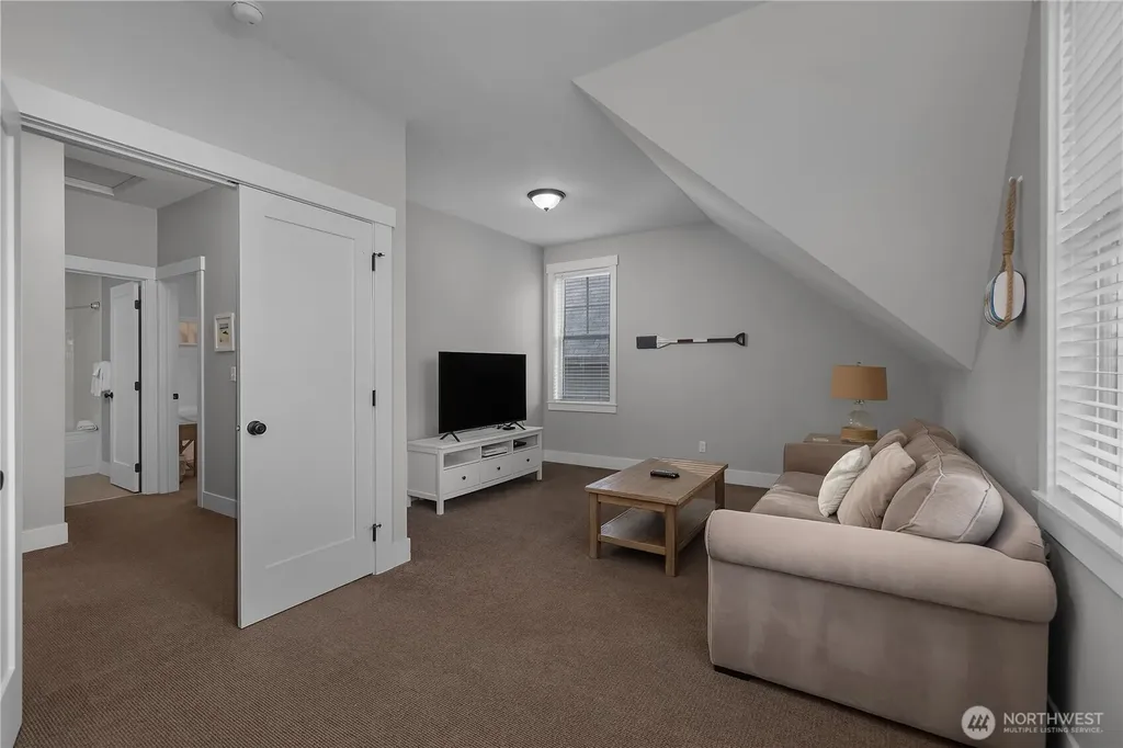 100 Horseshoe Lane Pacific Beach WA 98571