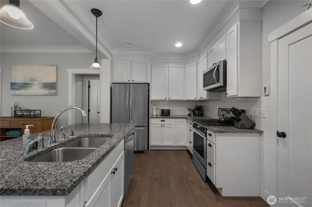 100 Horseshoe Lane Pacific Beach WA 98571
