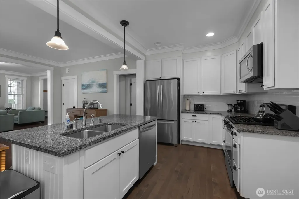 100 Horseshoe Lane Pacific Beach WA 98571
