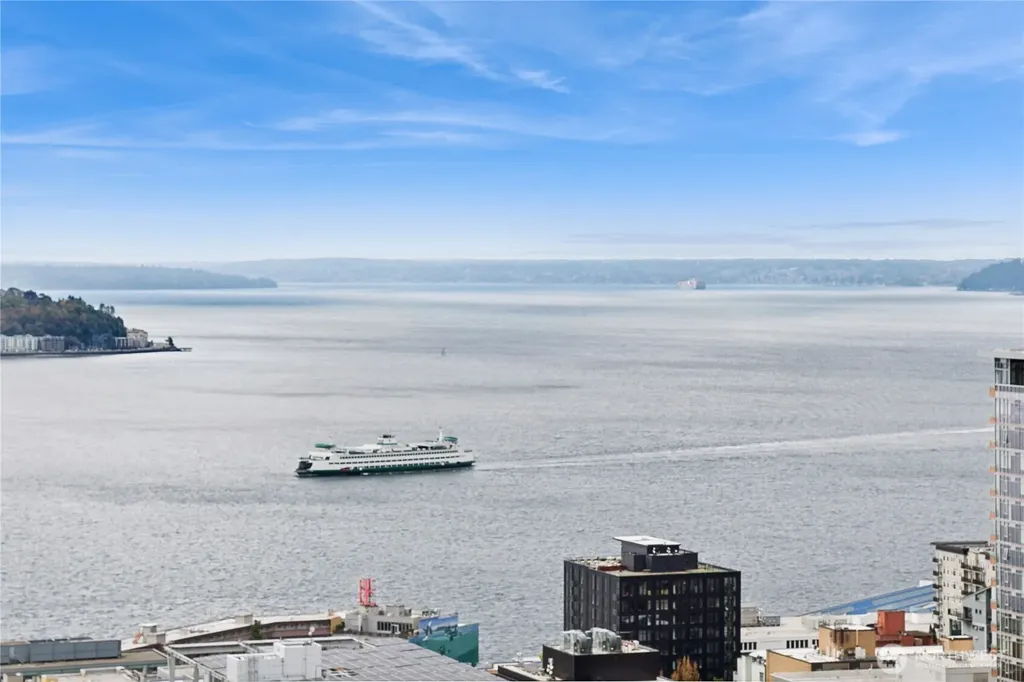 588 Bell Street Seattle WA 98121