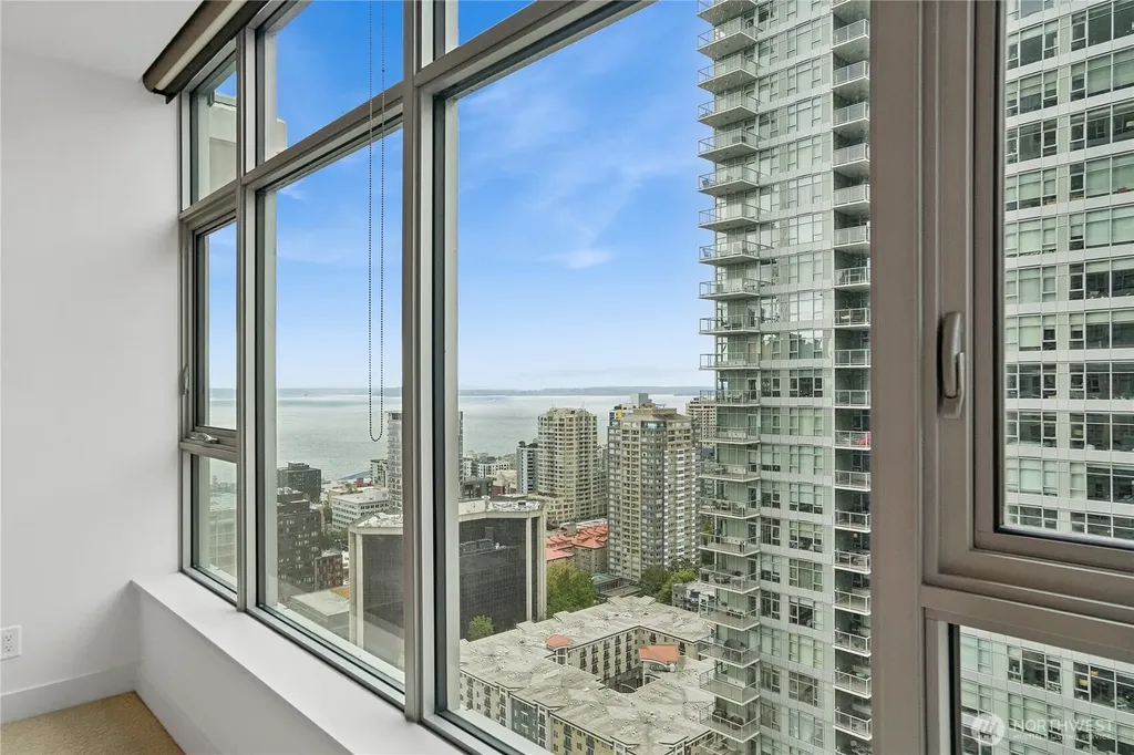 588 Bell Street Seattle WA 98121