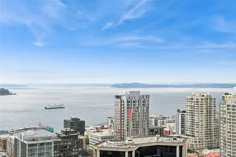 588 Bell Street Seattle WA 98121