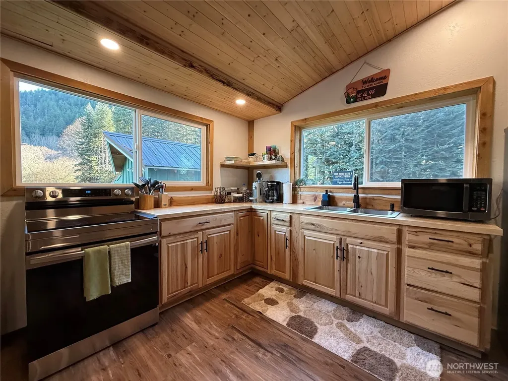 128 Kauer Road Randle WA 98377