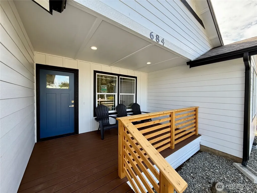 684 Lake Island Avenue SE Ocean Shores WA 98569