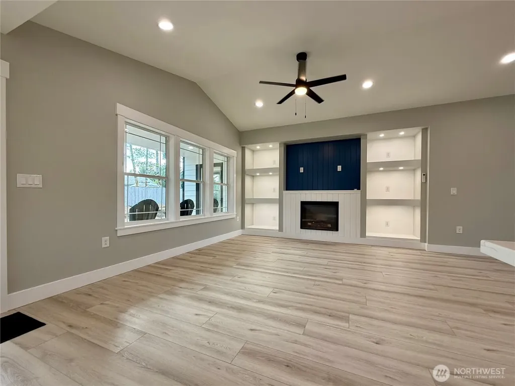 684 Lake Island Avenue SE Ocean Shores WA 98569