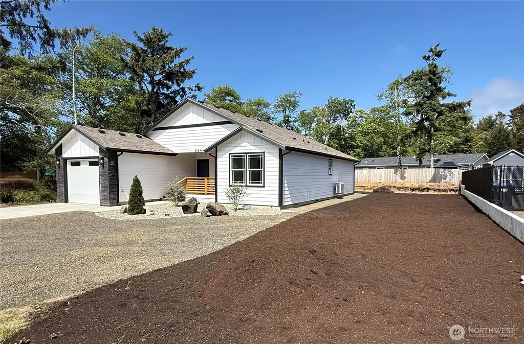 684 Lake Island Avenue SE Ocean Shores WA 98569
