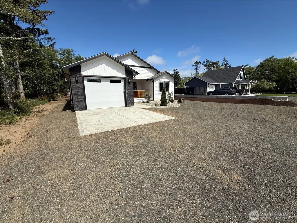 684 Lake Island Avenue SE Ocean Shores WA 98569
