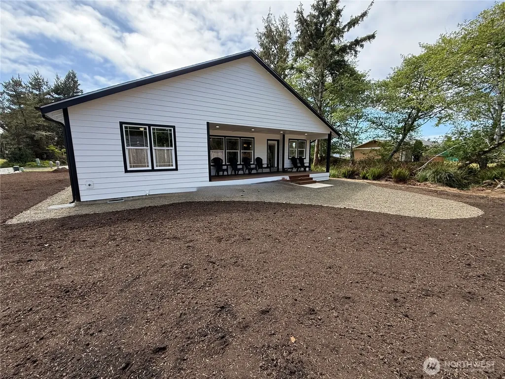684 Lake Island Avenue SE Ocean Shores WA 98569