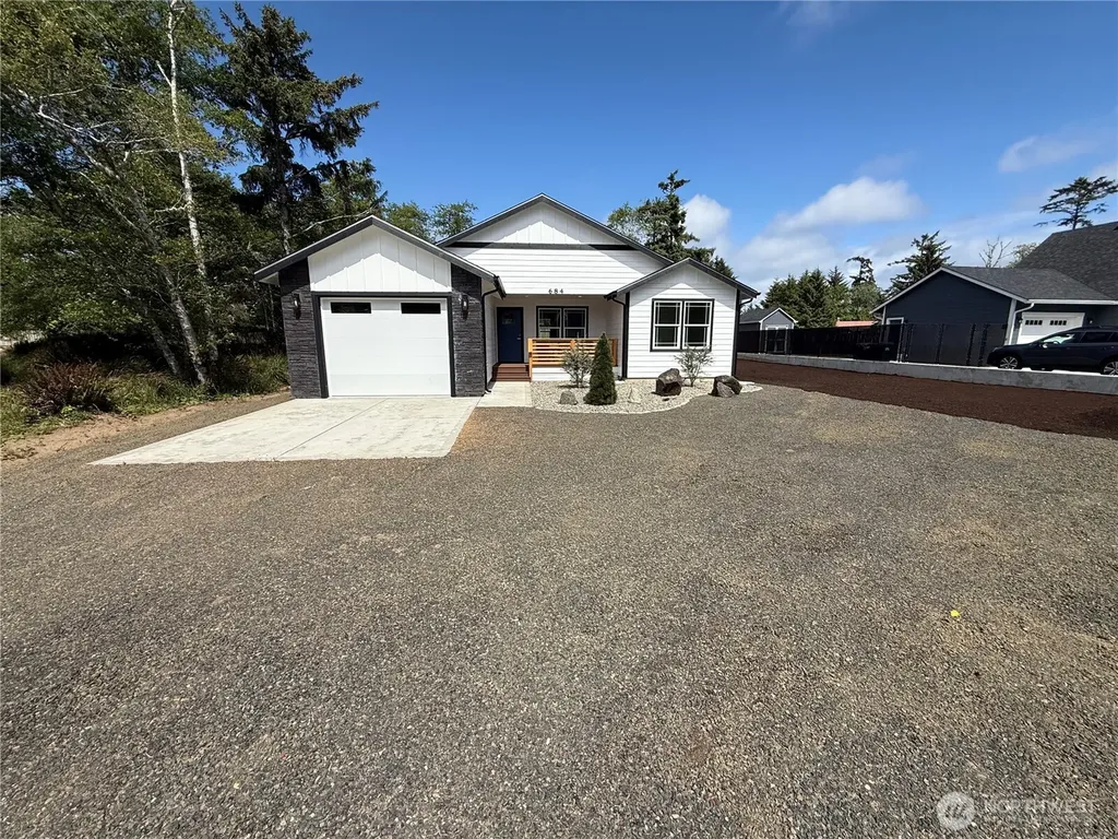 684 Lake Island Avenue SE Ocean Shores WA 98569