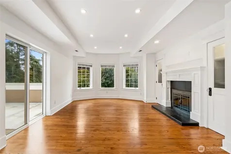 9510 9th Avenue NW Seattle WA 98117