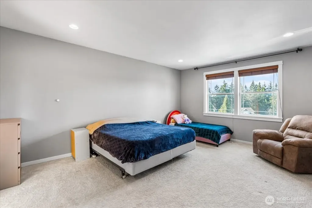 9723 Phillips Road SE Port Orchard WA 98367