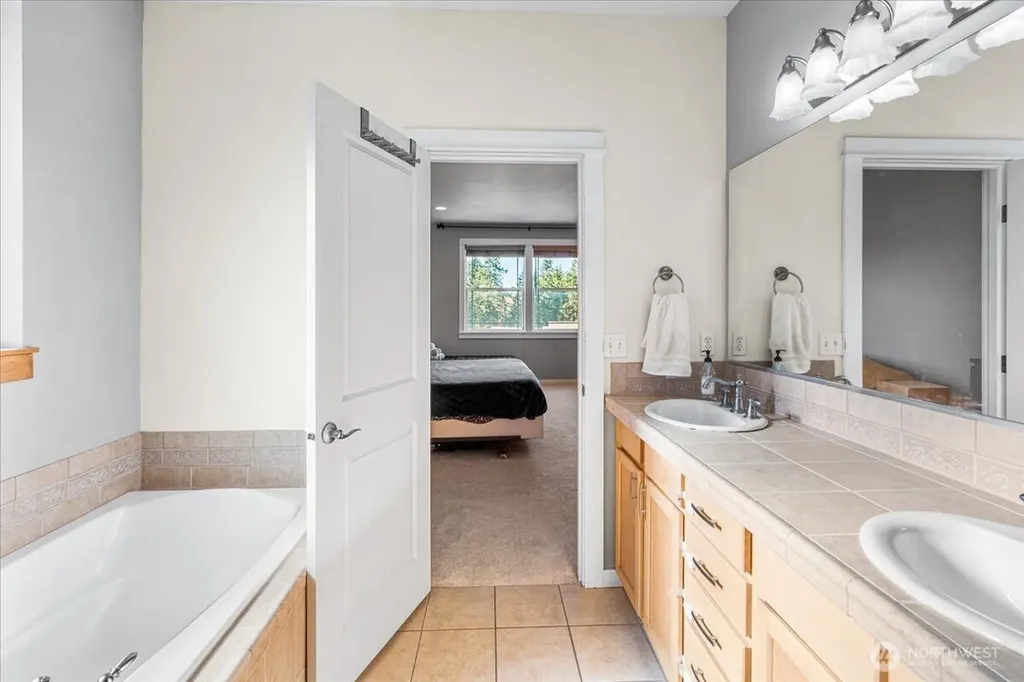 9723 Phillips Road SE Port Orchard WA 98367