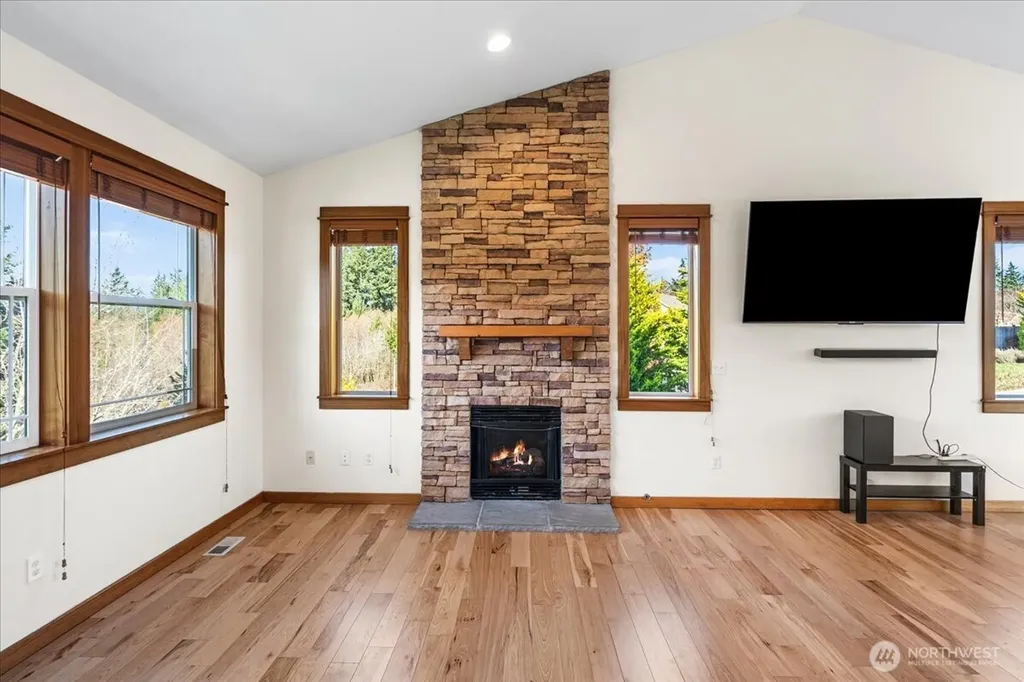 9723 Phillips Road SE Port Orchard WA 98367