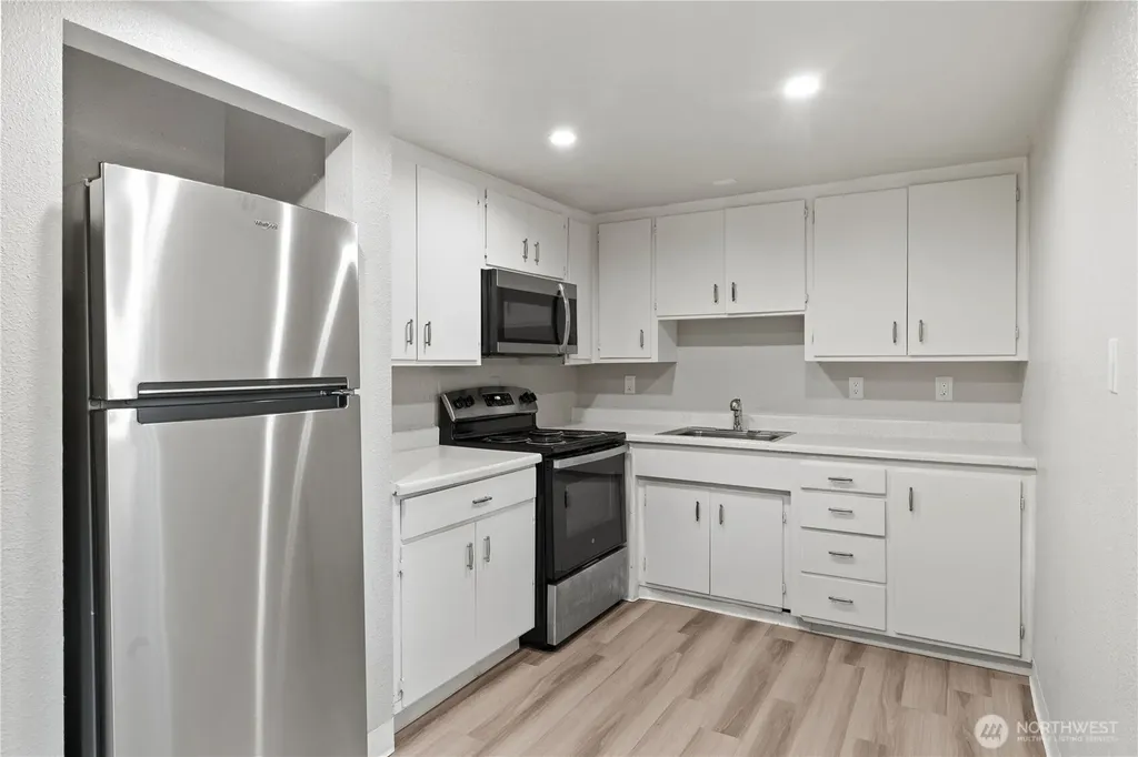 4809 S 252nd Place Kent WA 98032