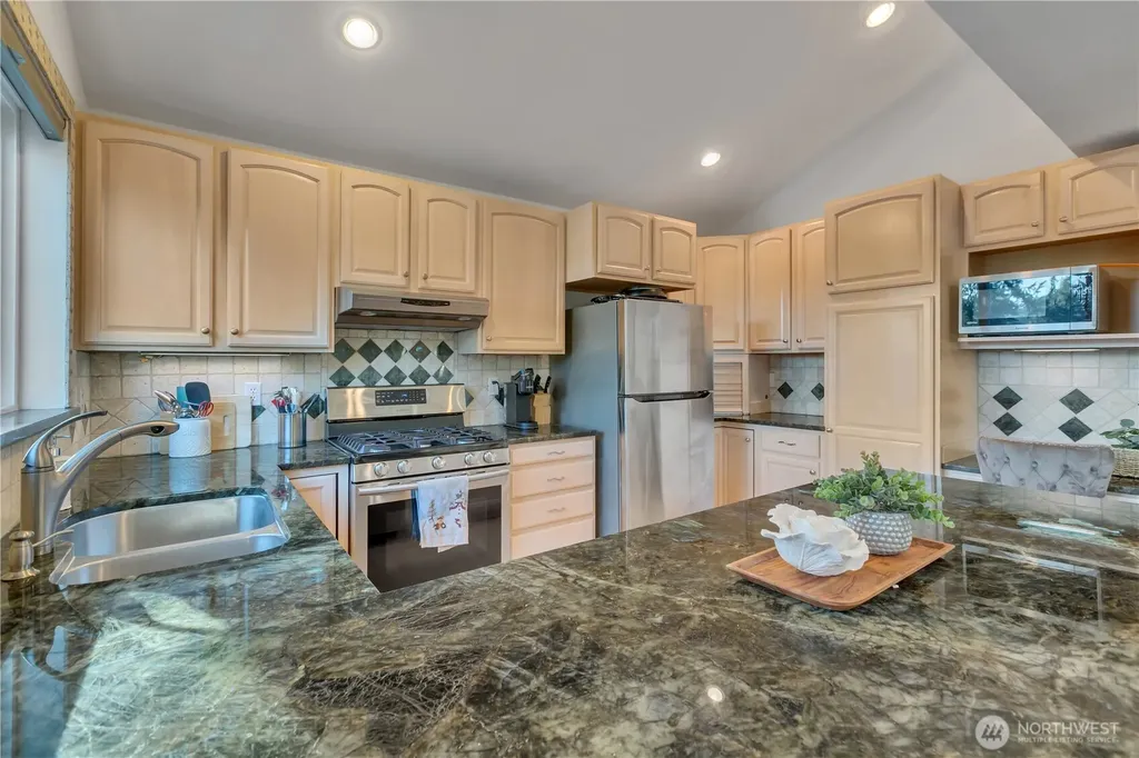 2604 Vincent Way NW Bremerton WA 98312
