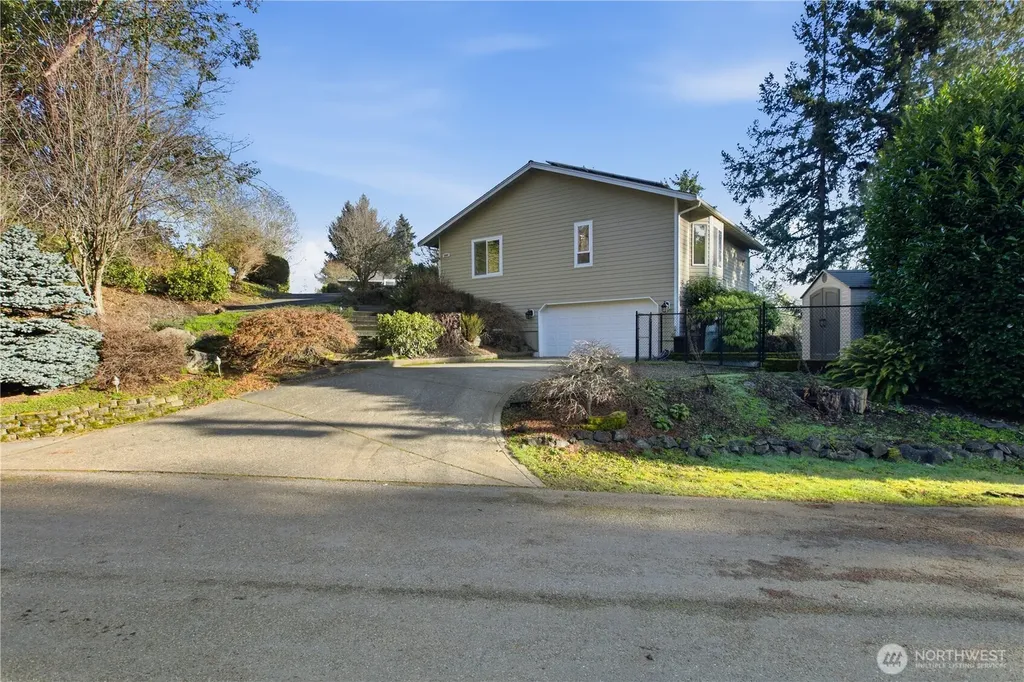 2604 Vincent Way NW Bremerton WA 98312