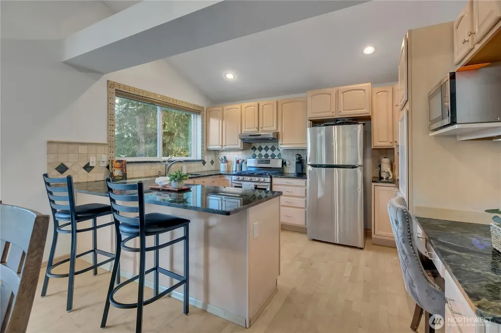 2604 Vincent Way NW Bremerton WA 98312