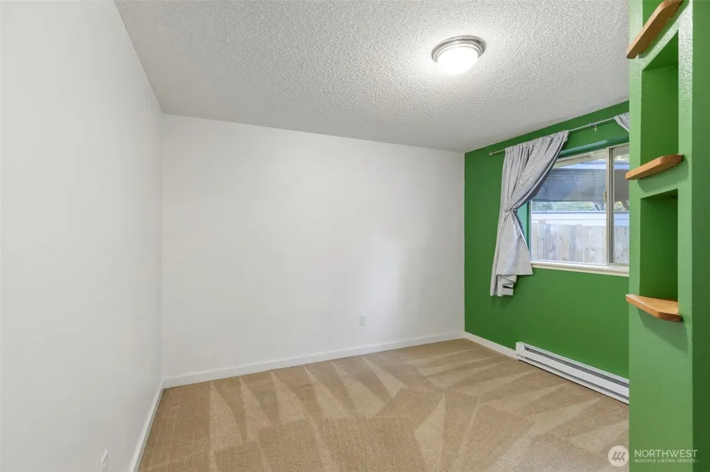 7606 Sandy Way NE Poulsbo WA 98370
