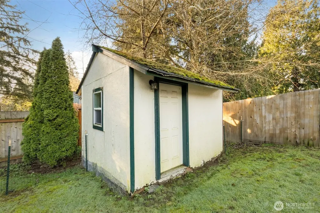 7606 Sandy Way NE Poulsbo WA 98370