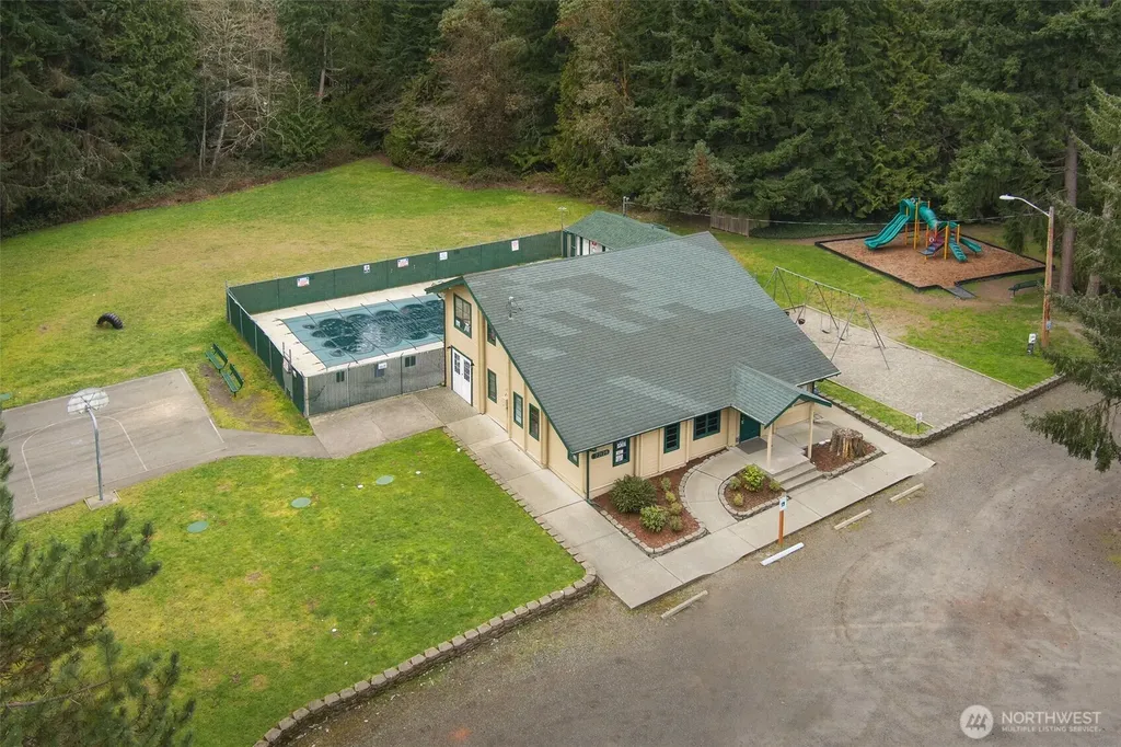 7606 Sandy Way NE Poulsbo WA 98370