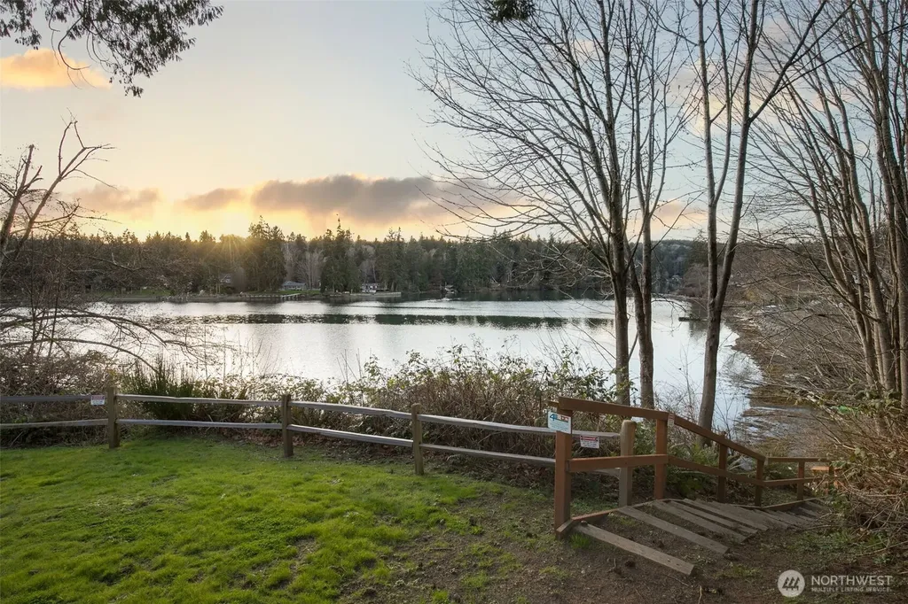 7606 Sandy Way NE Poulsbo WA 98370
