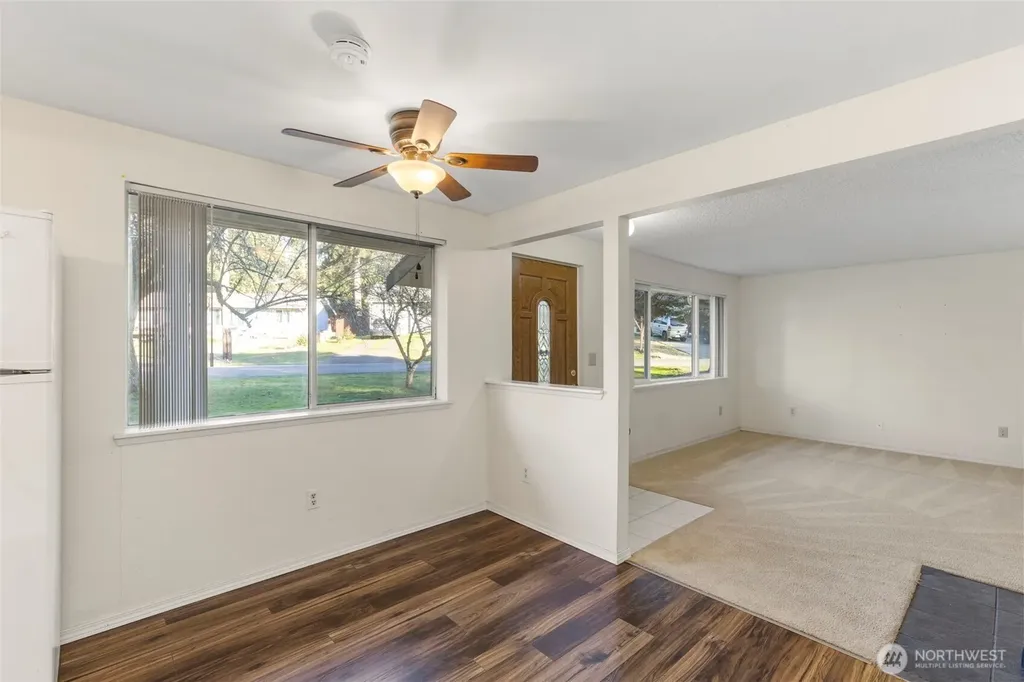 7606 Sandy Way NE Poulsbo WA 98370