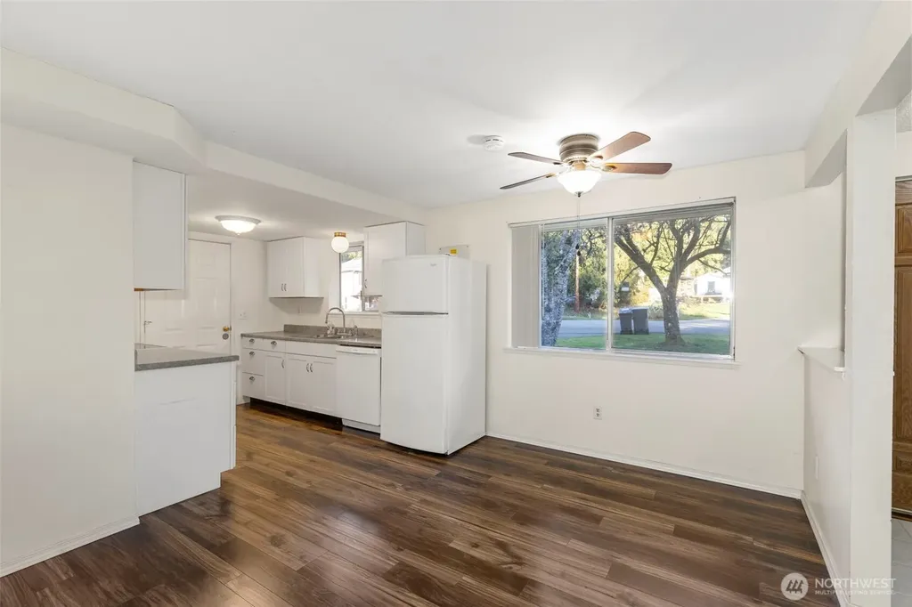 7606 Sandy Way NE Poulsbo WA 98370