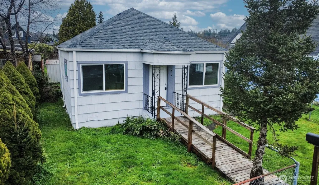 915 Soule Avenue Hoquiam WA 98550