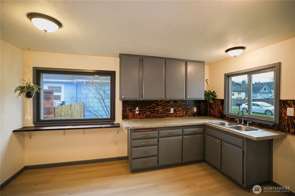 915 Soule Avenue Hoquiam WA 98550